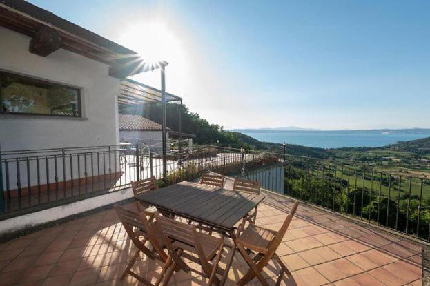 מונטפיאסקונה Casa Vacanze Montedoro מראה חיצוני תמונה