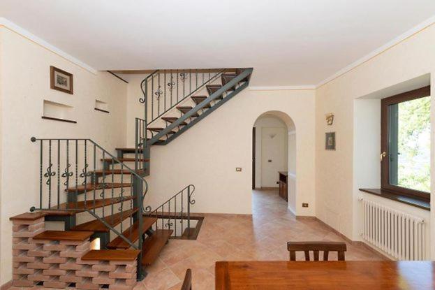 מונטפיאסקונה Casa Vacanze Montedoro מראה חיצוני תמונה