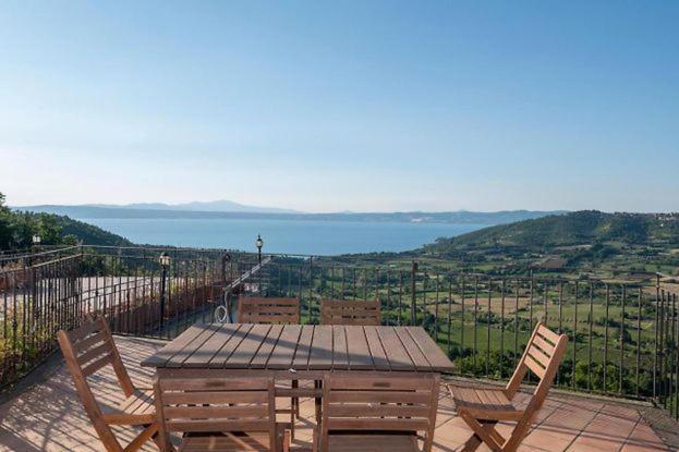 מונטפיאסקונה Casa Vacanze Montedoro מראה חיצוני תמונה