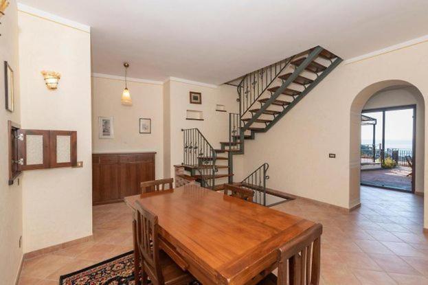 מונטפיאסקונה Casa Vacanze Montedoro מראה חיצוני תמונה